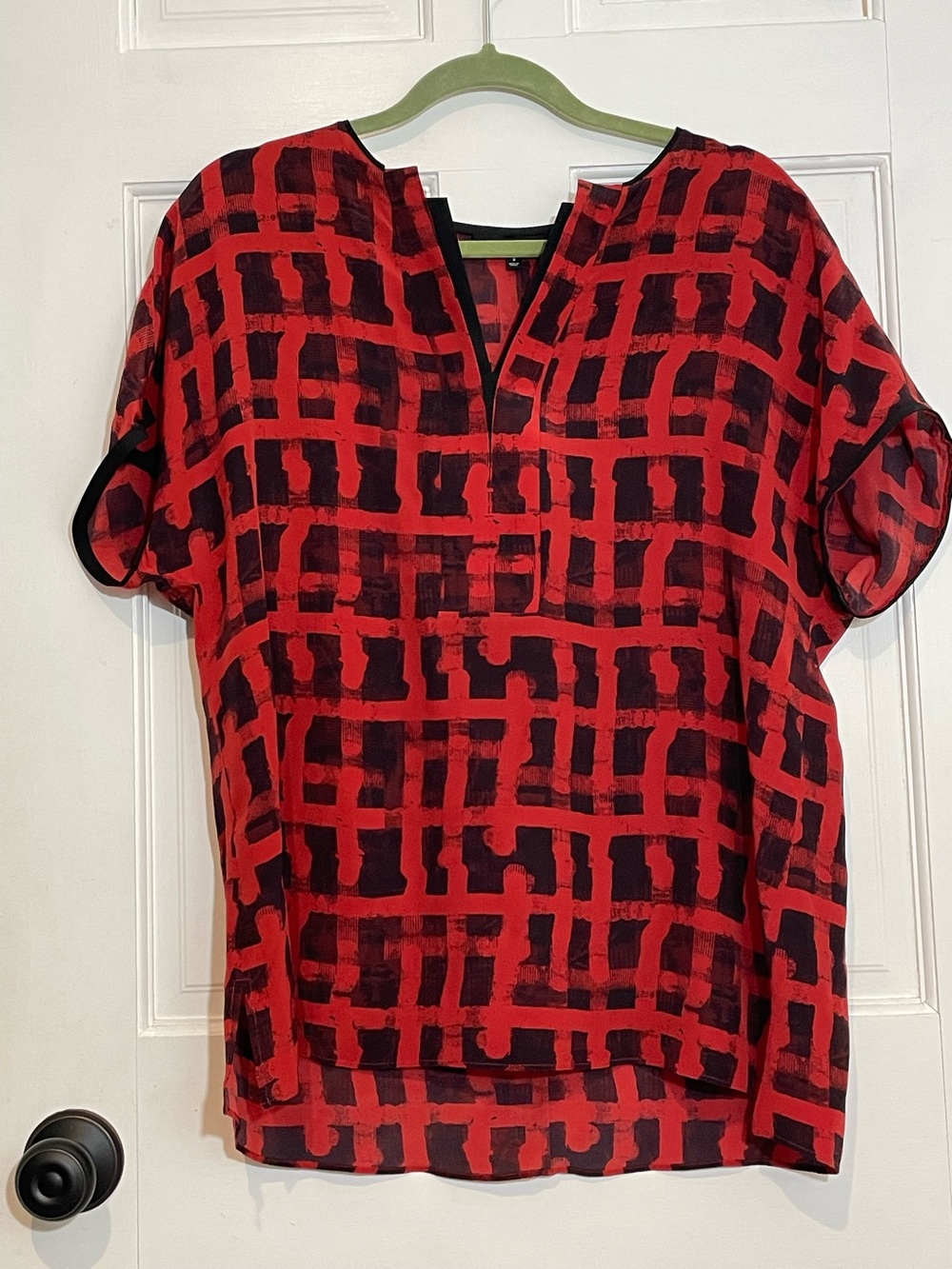 Lafayette 148 New York 100% Silk Red Black Print Blouse Top Women’s Small